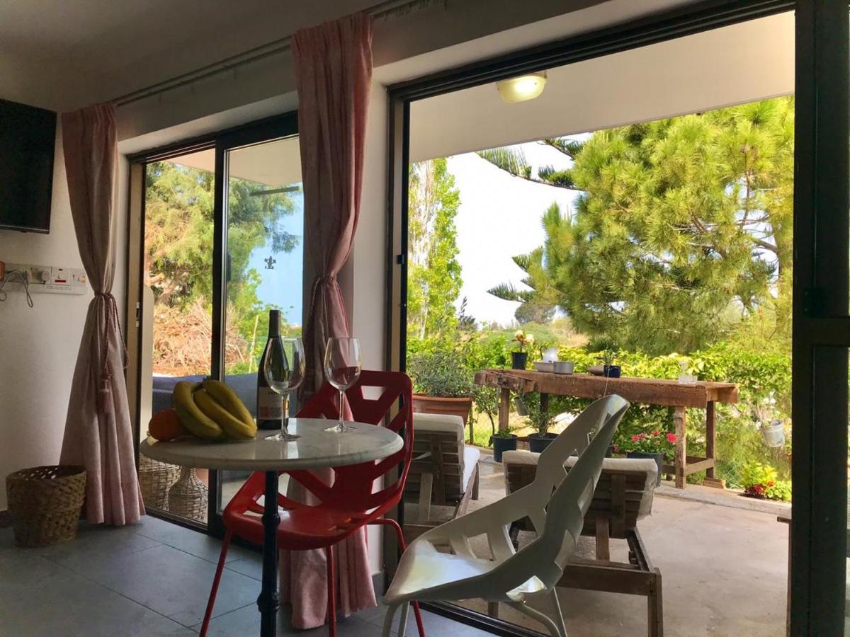 Sweet N' Boujee Studio Apartment With Varenda Paphos Kültér fotó