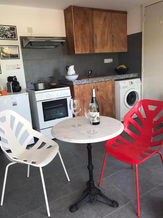 Sweet N' Boujee Studio Apartment With Varenda Paphos Kültér fotó